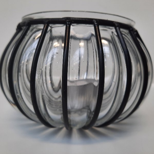 Windlicht aus Glas mit Metalleinfassung Bild 1